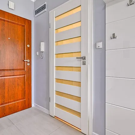 Apartamento Esensja Z Widokiem Na Góry I Przy Dworcu - 5d